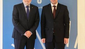 Դեսպան Սոս Ավետիսյանը հանդիպել է Գալիսիայի խորհրդարանի նախագահի հետ