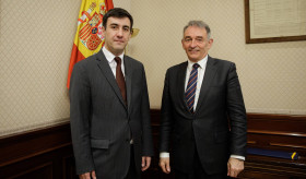 El 17 de de marzo, el Embajador Sos Avetisyan se reuni&oacute; con el Vicepresidente Primero, el Presidente interino de la Comisi&oacute;n de Asuntos Exteriores del Congreso de los Diputados