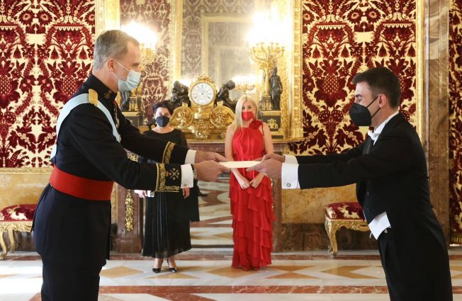 El Embajador  Sos Avetisyan ha entregado sus Cartas Credenciales a Su Majestad el Rey de España Don Felipe VI