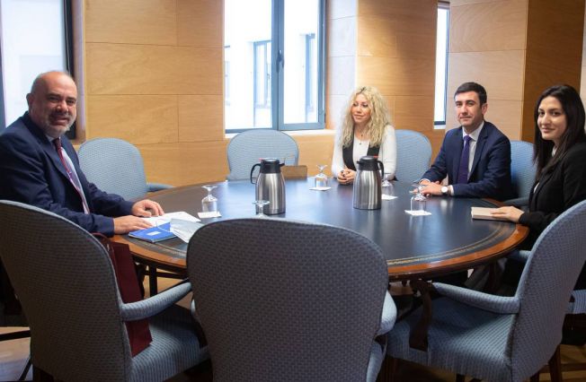 Դեսպան Սոս Ավետիսյանը հանդիպել է  Իսպանիայի Պատգամավորների Կոնգրեսի արտաքին գործերի հանձնաժողովի նախագահ Պաու Մարի-Կլոսեի հետ։
