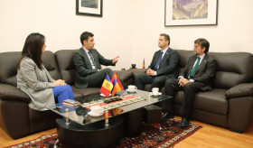 El Embajador Sos Avetisyan recibió al Director General de la FESEI