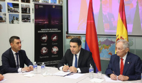 Reunión del Presidente de la Asamblea Nacional de Armenia, Sr. Alen Simonyan, con el presidente y director de FESEI